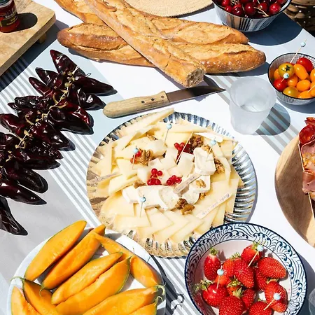 T2 Avec Terrasse Et Parking, - Fr-1-495-74 * Cambo-les-Bains